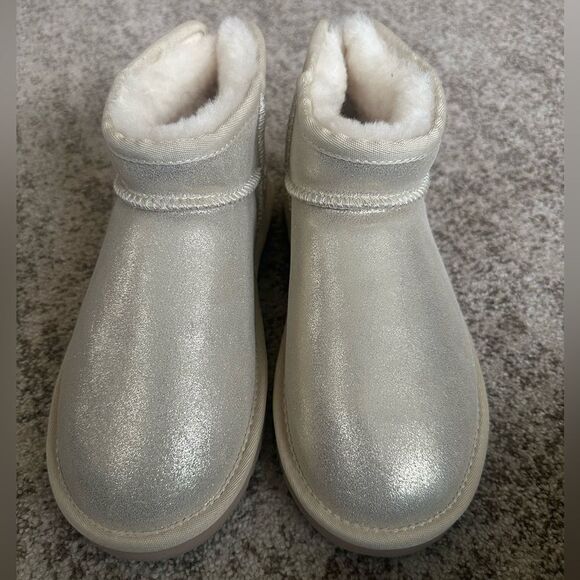 Fireside by Dearfoams Women's Riverland Genuine Shearling Micro Bootie 8 - Picture 2 of 9